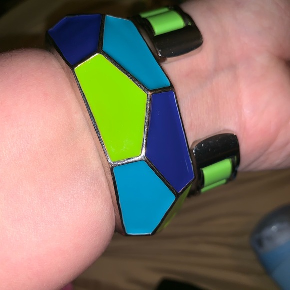 BEAUTIFUL BANGLE WATCH W/ TWO MATCHING BRACELETS - Picture 3 of 8
